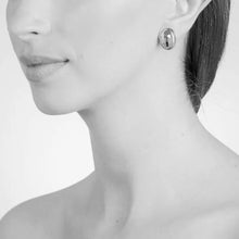 Load image into Gallery viewer, Vega Polished Clip On Earrings Platinum Plated
